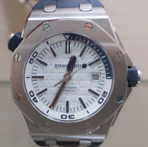 JW325 - AP Diver White Dial Boutique Edition Model 15710ST